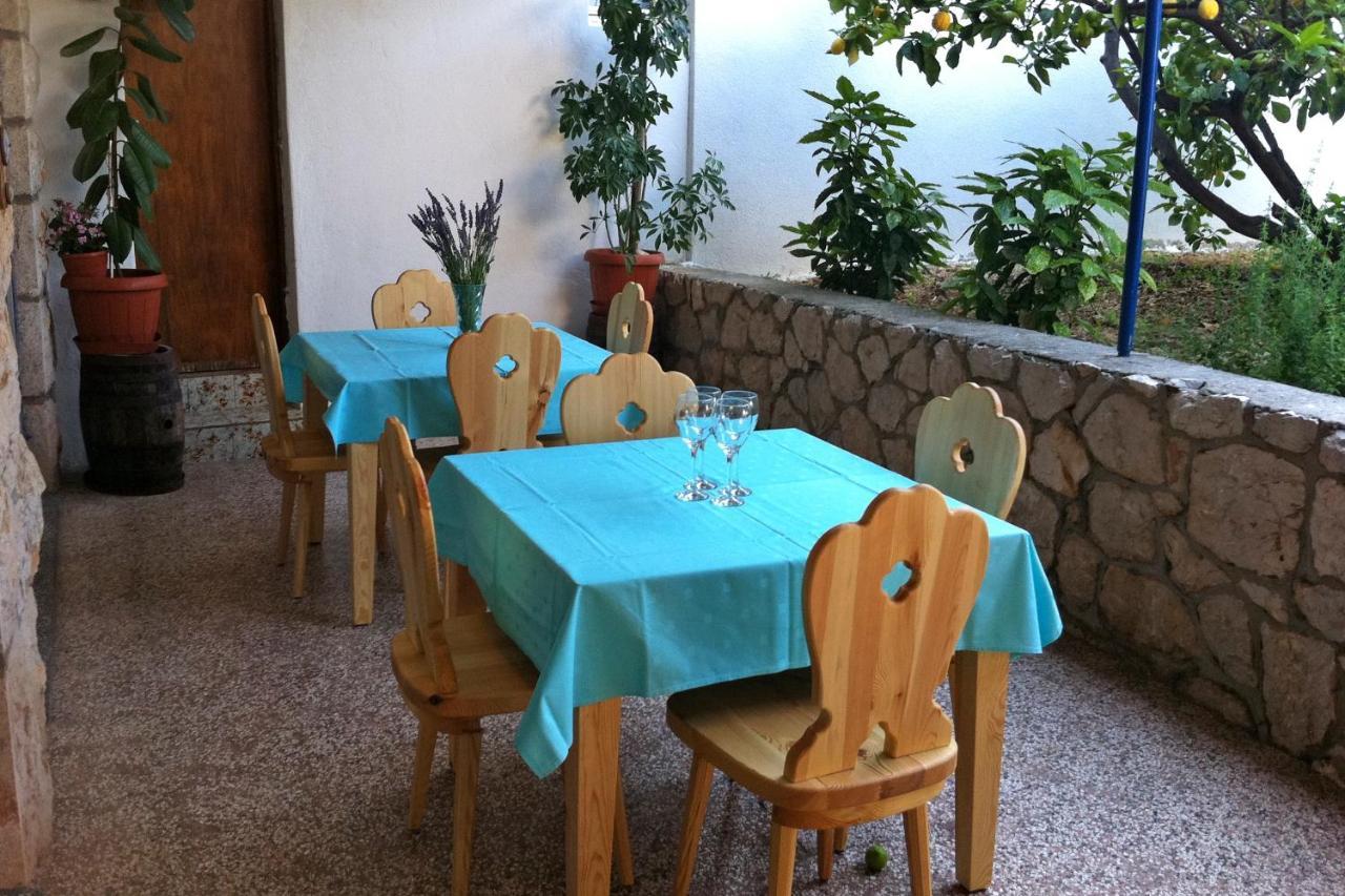 Apartments And Rooms With Parking Space Zavala, Hvar - 128 Jelsa  Dış mekan fotoğraf