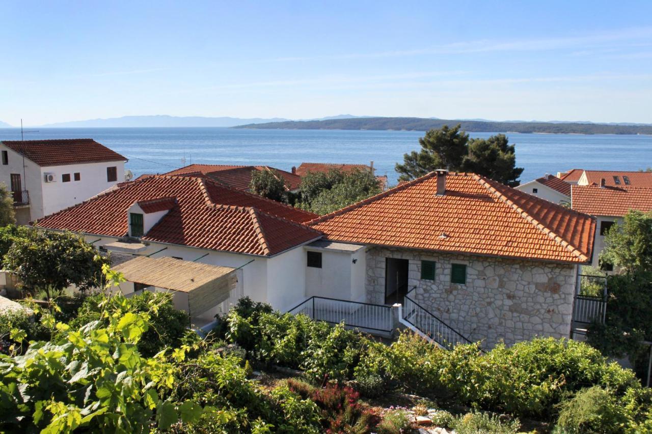 Apartments And Rooms With Parking Space Zavala, Hvar - 128 Jelsa  Dış mekan fotoğraf