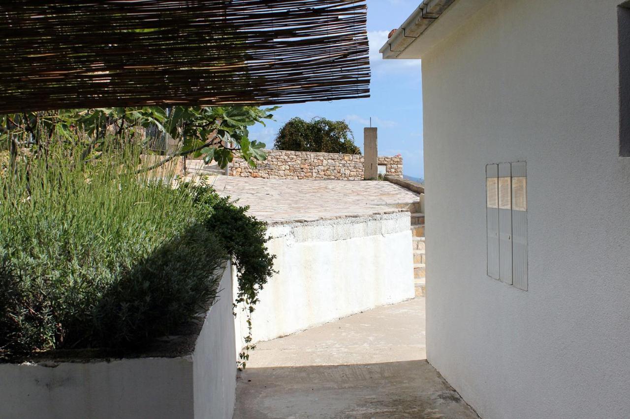 Apartments And Rooms With Parking Space Zavala, Hvar - 128 Jelsa  Dış mekan fotoğraf