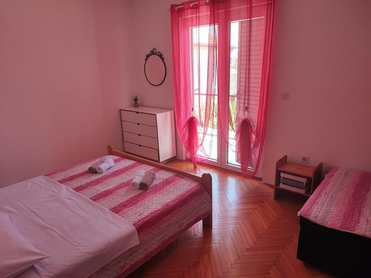 Apartments And Rooms With Parking Space Zavala, Hvar - 128 Jelsa  Dış mekan fotoğraf