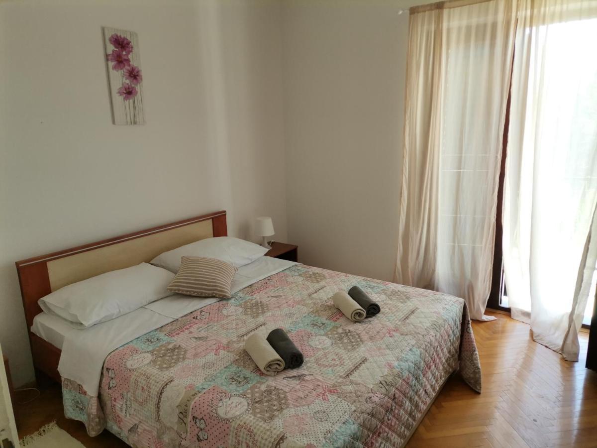 Apartments And Rooms With Parking Space Zavala, Hvar - 128 Jelsa  Dış mekan fotoğraf