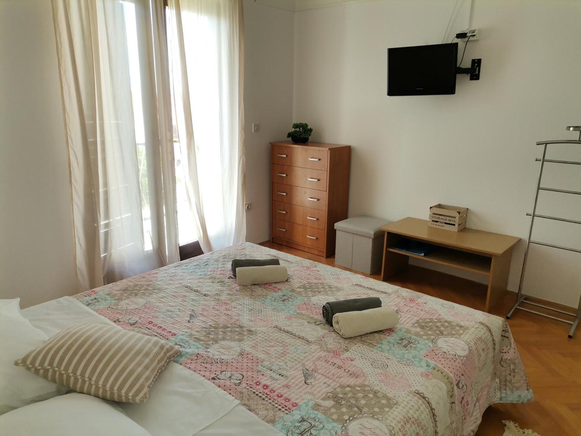 Apartments And Rooms With Parking Space Zavala, Hvar - 128 Jelsa  Oda fotoğraf